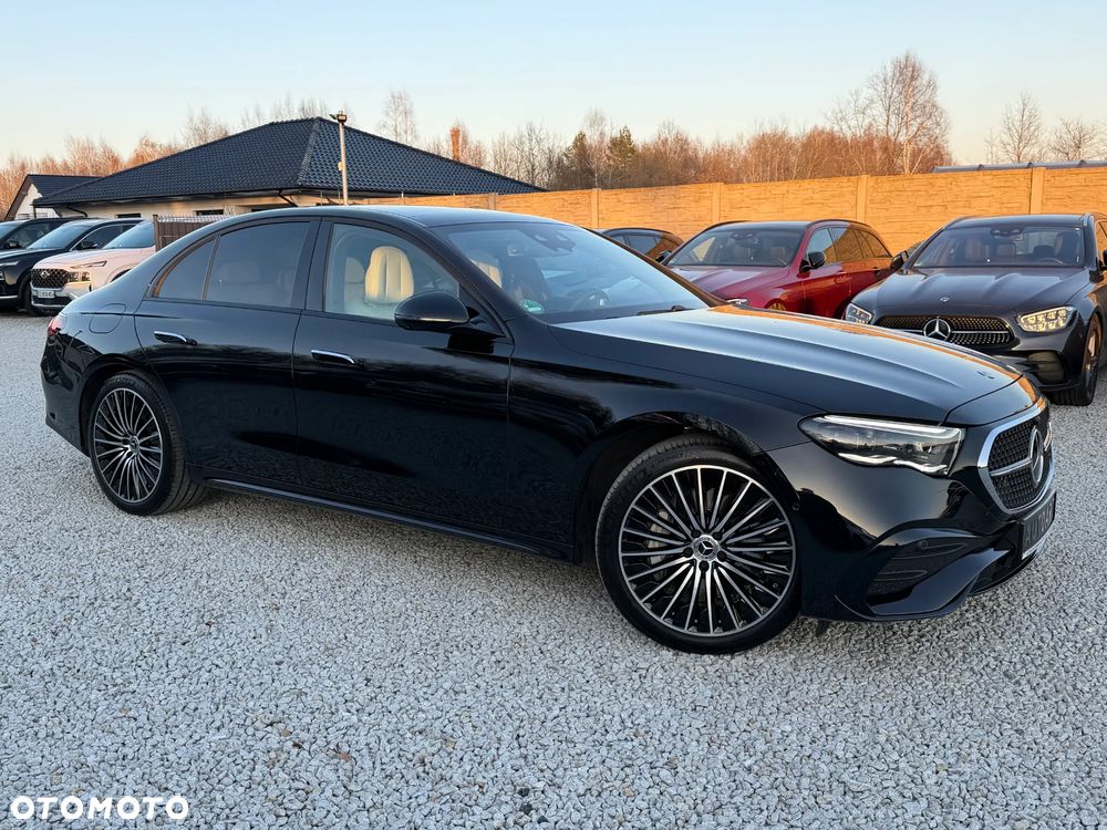 Mercedes-Benz Klasa E 400e 4Matic 9G-TRONIC - 22