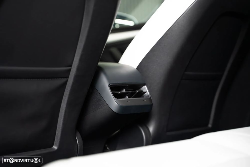Tesla Model Y Long Range Tração Integral - 37