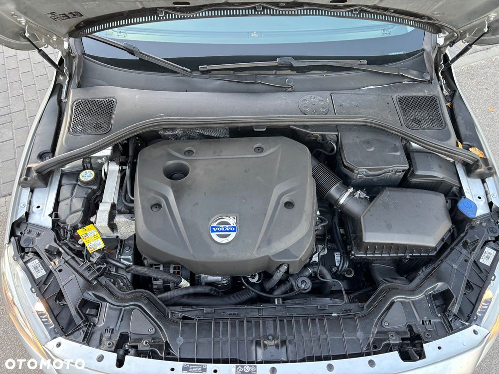 Volvo V60 D4 Geartronic Momentum - 37