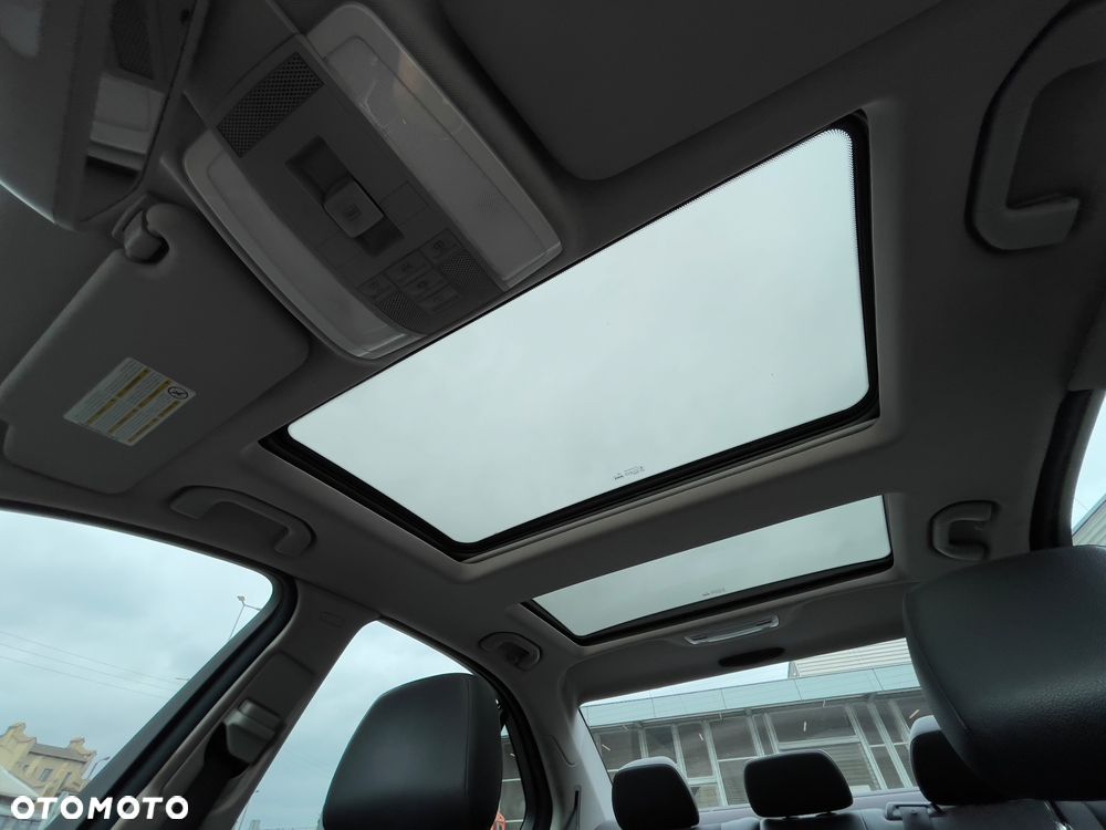 Mercedes-Benz Klasa C 220 CDI DPF Automatik BlueEFFICIENCY Avantgarde - 27