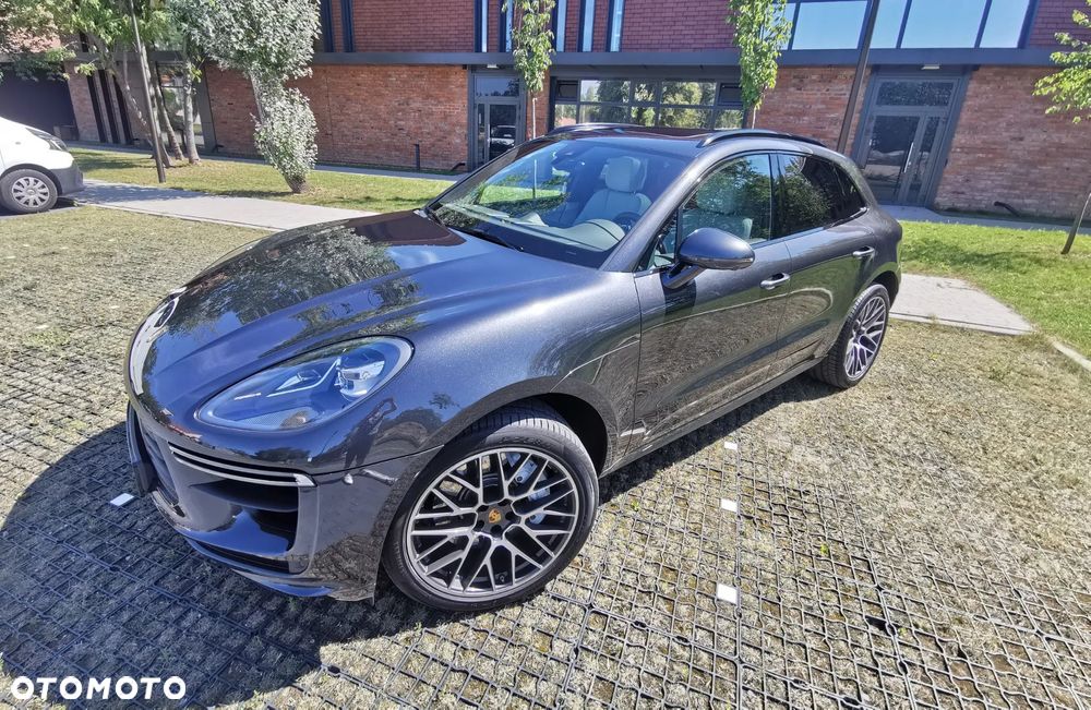 Porsche Macan Turbo - 1