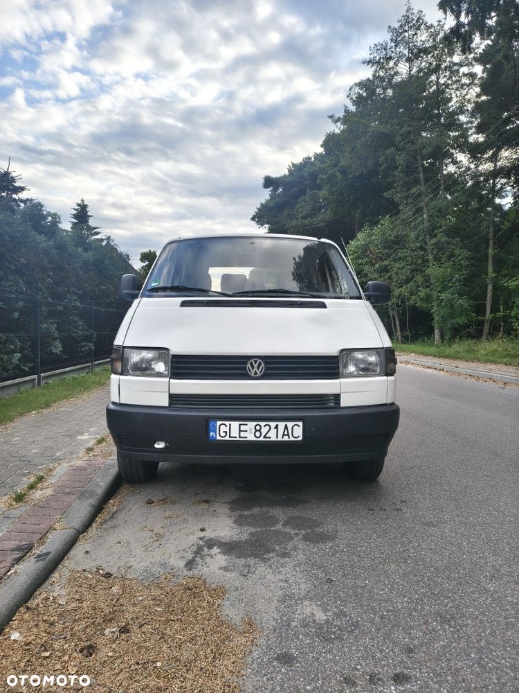 Volkswagen Transporter - 1