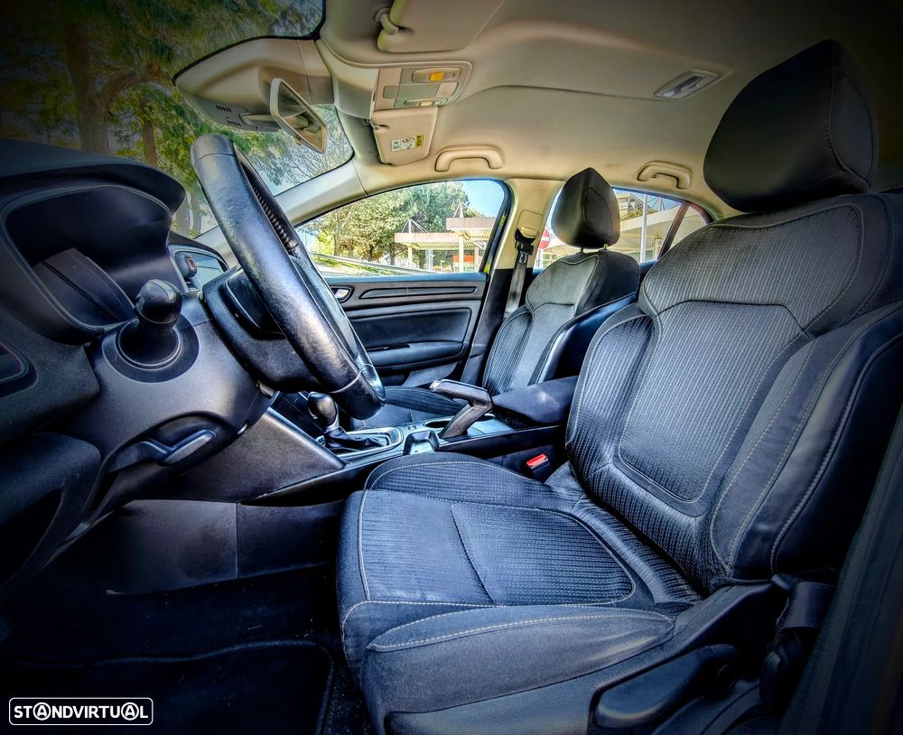 Renault Mégane 1.5 Blue dCi GT Line EDC - 8