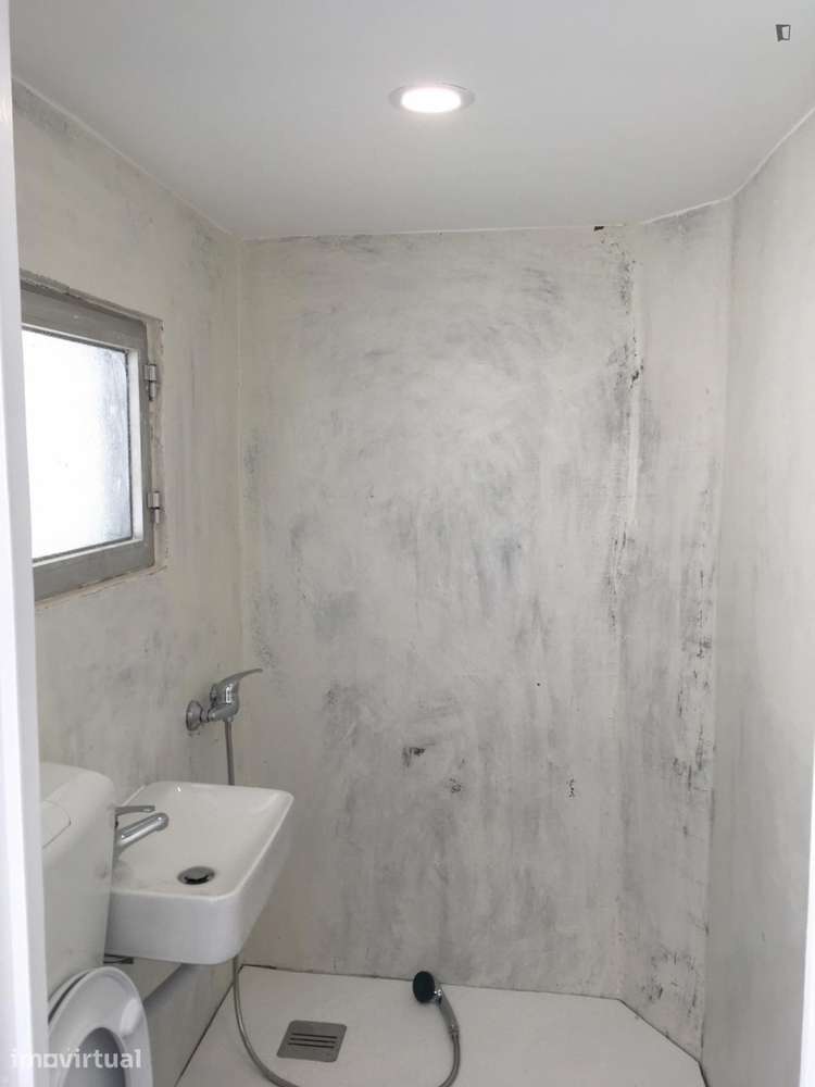 Quarto - localizado em Penha Lisbon - Grande imagem: 5/12