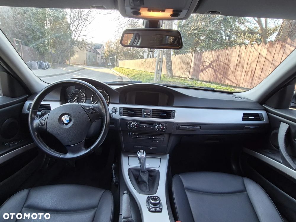 BMW Seria 3 320d Efficient Dynamics Edition - 9