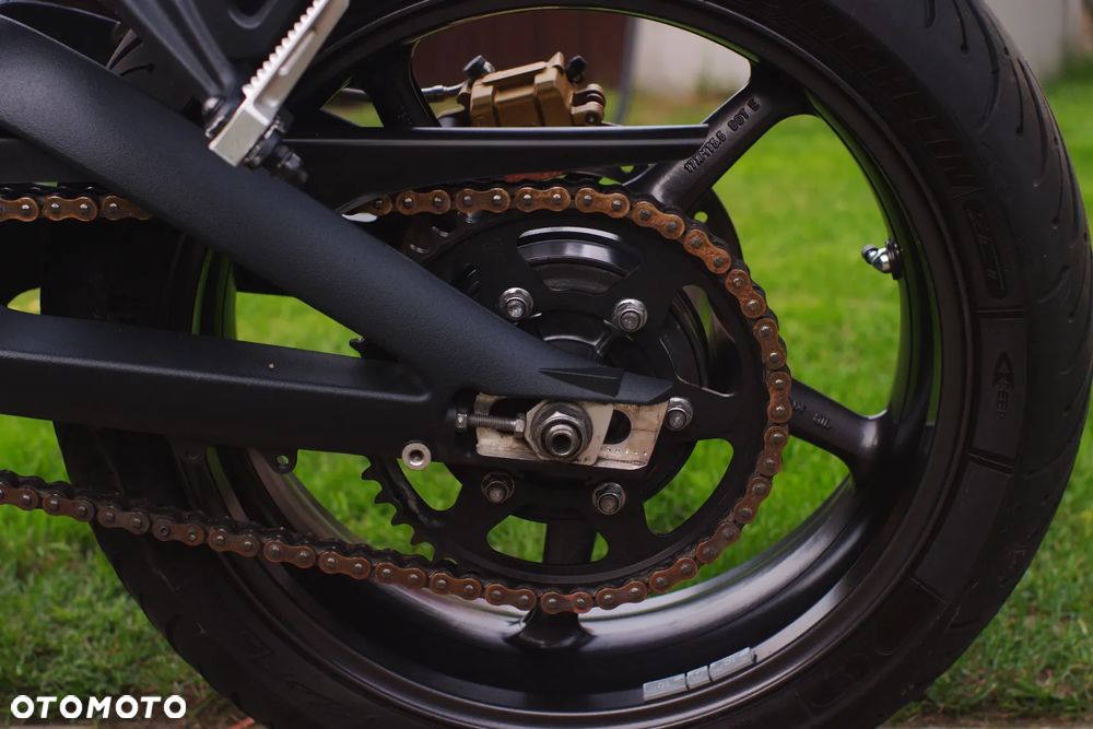 Triumph Street Triple - 22