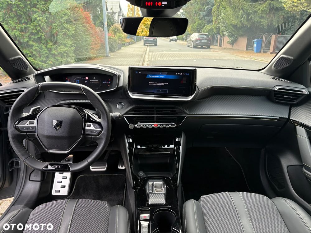 Peugeot 208 - 10