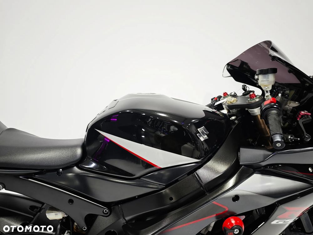 Suzuki GSX-R - 10