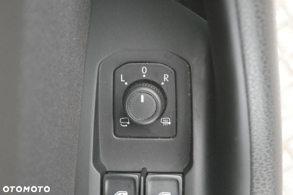 Volkswagen Passat Variant 2.0 TDI SCR Business DSG - 35