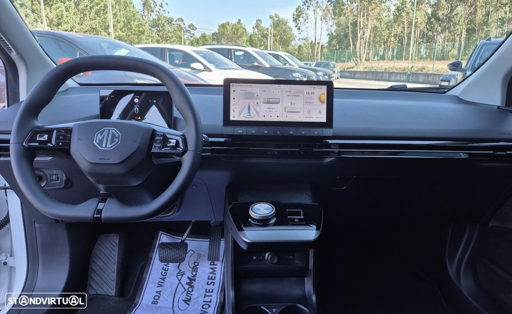 MG MG4 64 kWh Luxury - 8