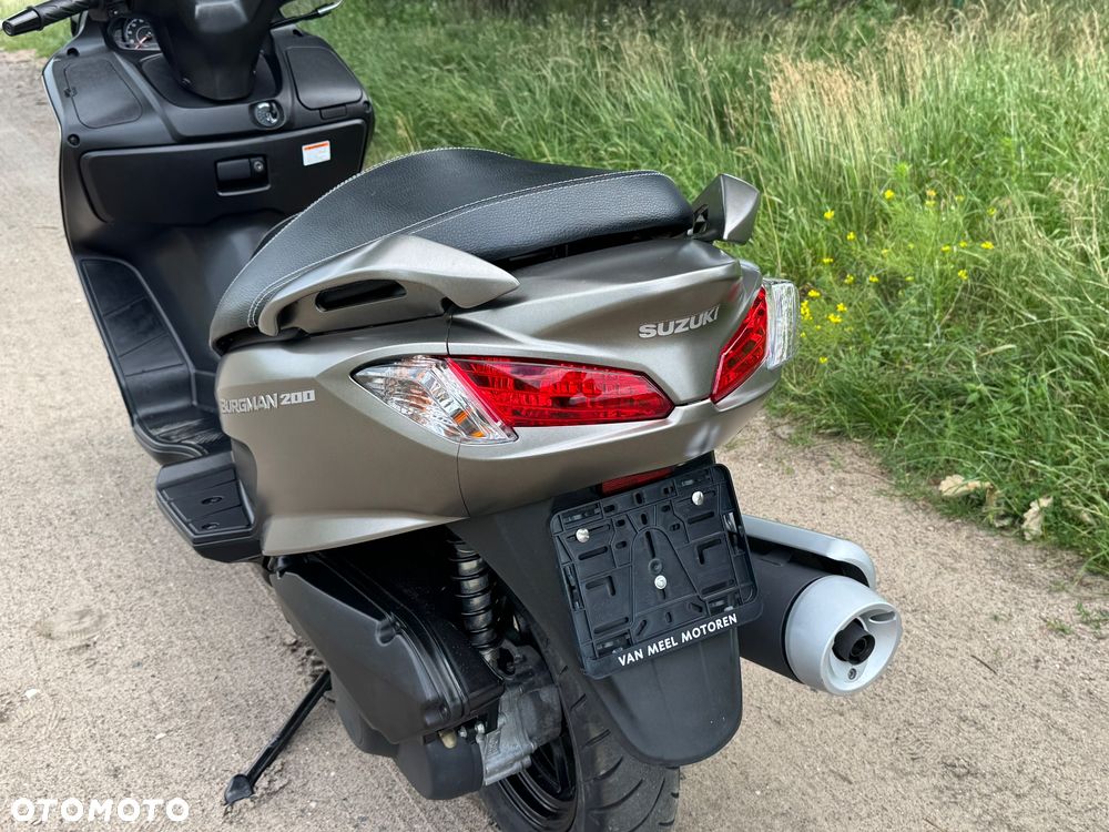 Suzuki Burgman - 11