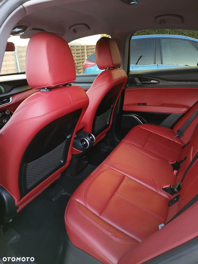 Alfa Romeo Stelvio - 18