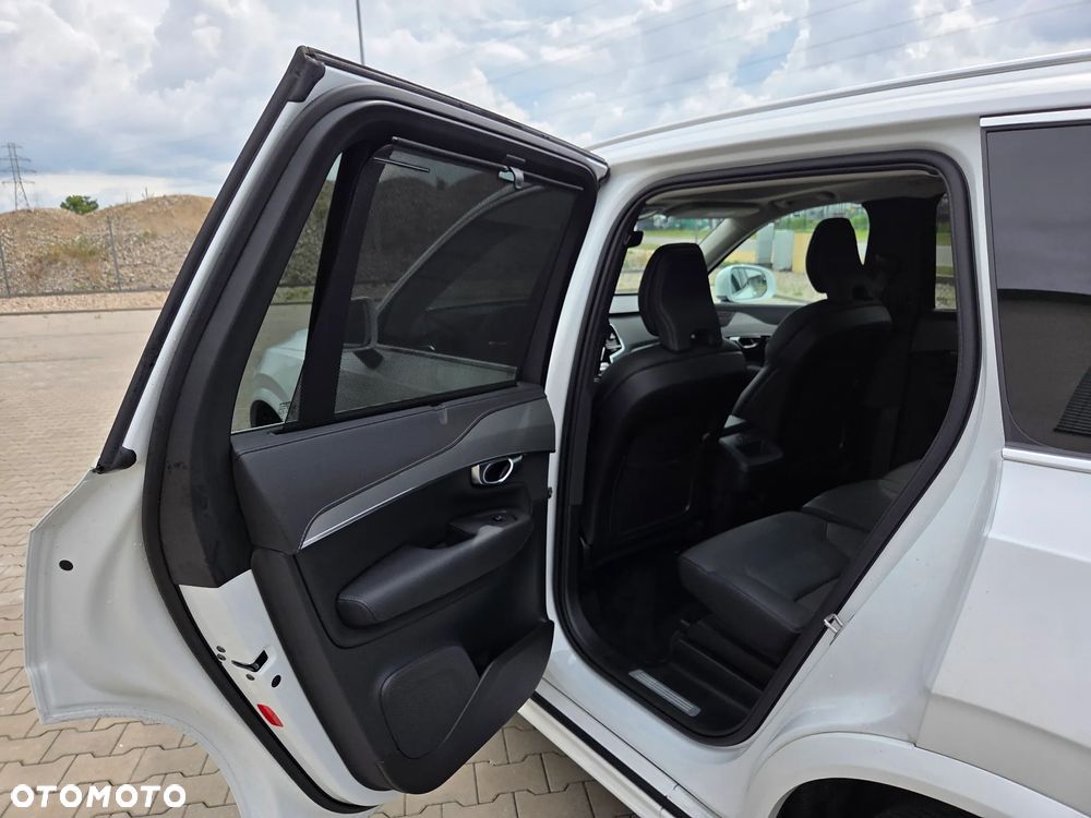 Volvo XC 90 B5 D AWD Plus Bright - 24