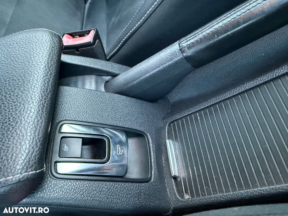 Volkswagen Golf 1.6 TDI DPF BMT Highline - 12