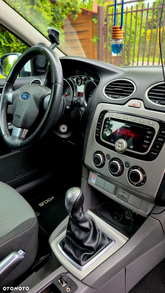 Ford Focus 1.8 FF Trend - 16