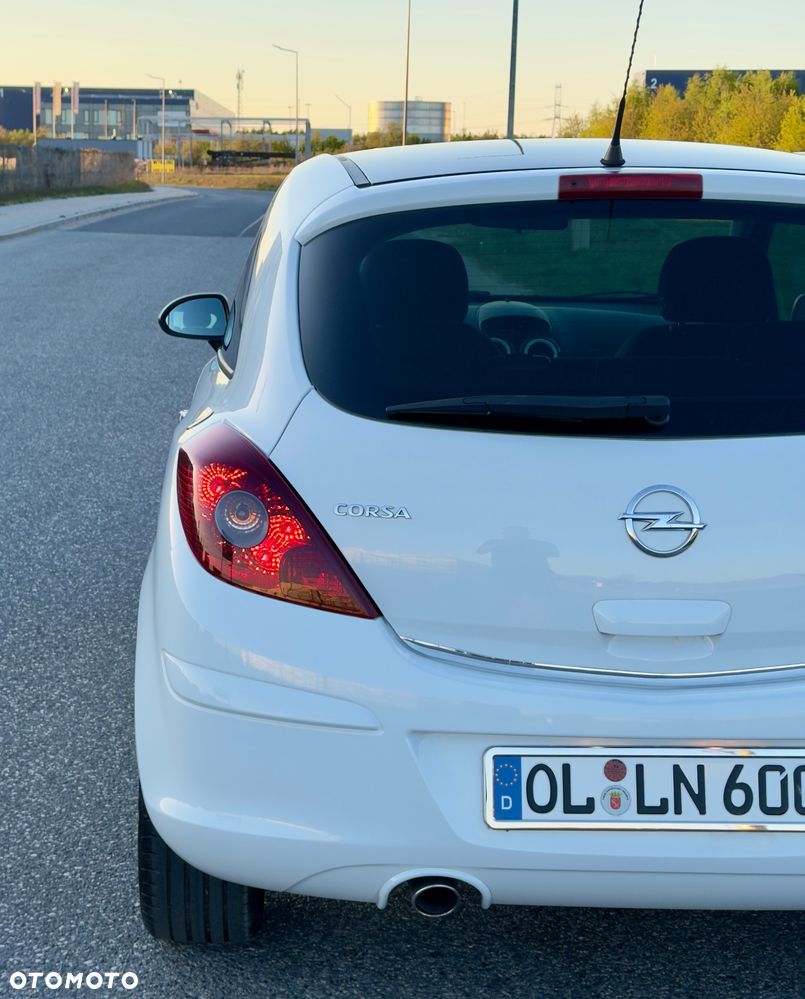 Opel Corsa 1.4 16V Color Edition - 30