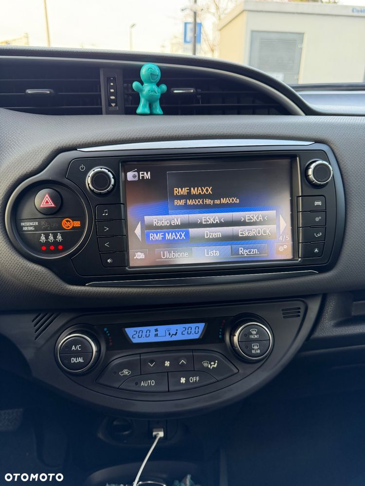 Toyota Yaris ver-hybrid-style-selection - 14