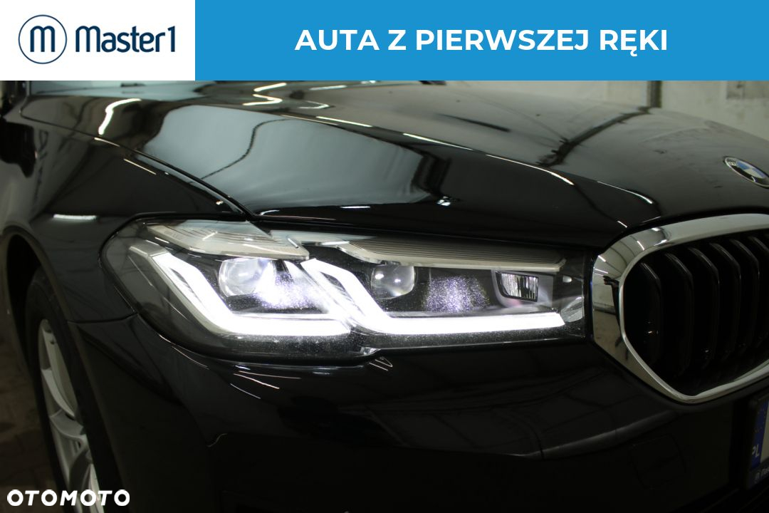 BMW Seria 5 520i mHEV - 10