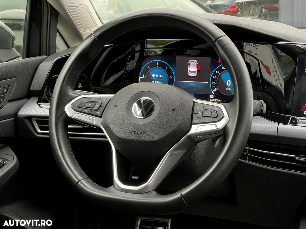 Volkswagen Golf - 10