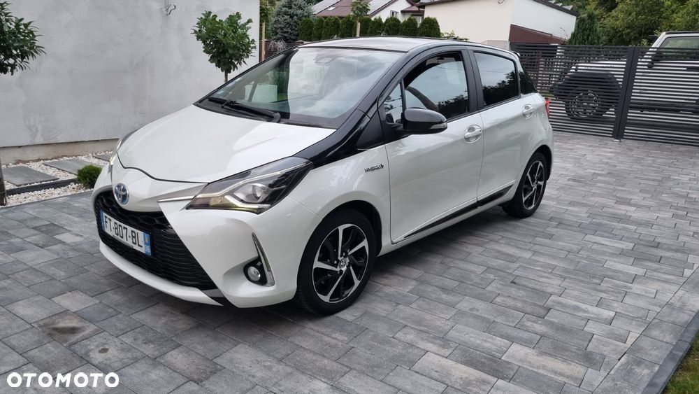 Toyota Yaris Hybrid 100 Selection Platinum - 1