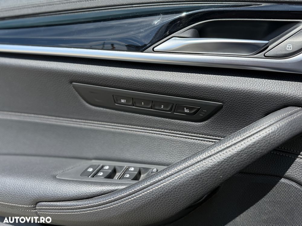 BMW Seria 5 520d Aut. Luxury Line - 12