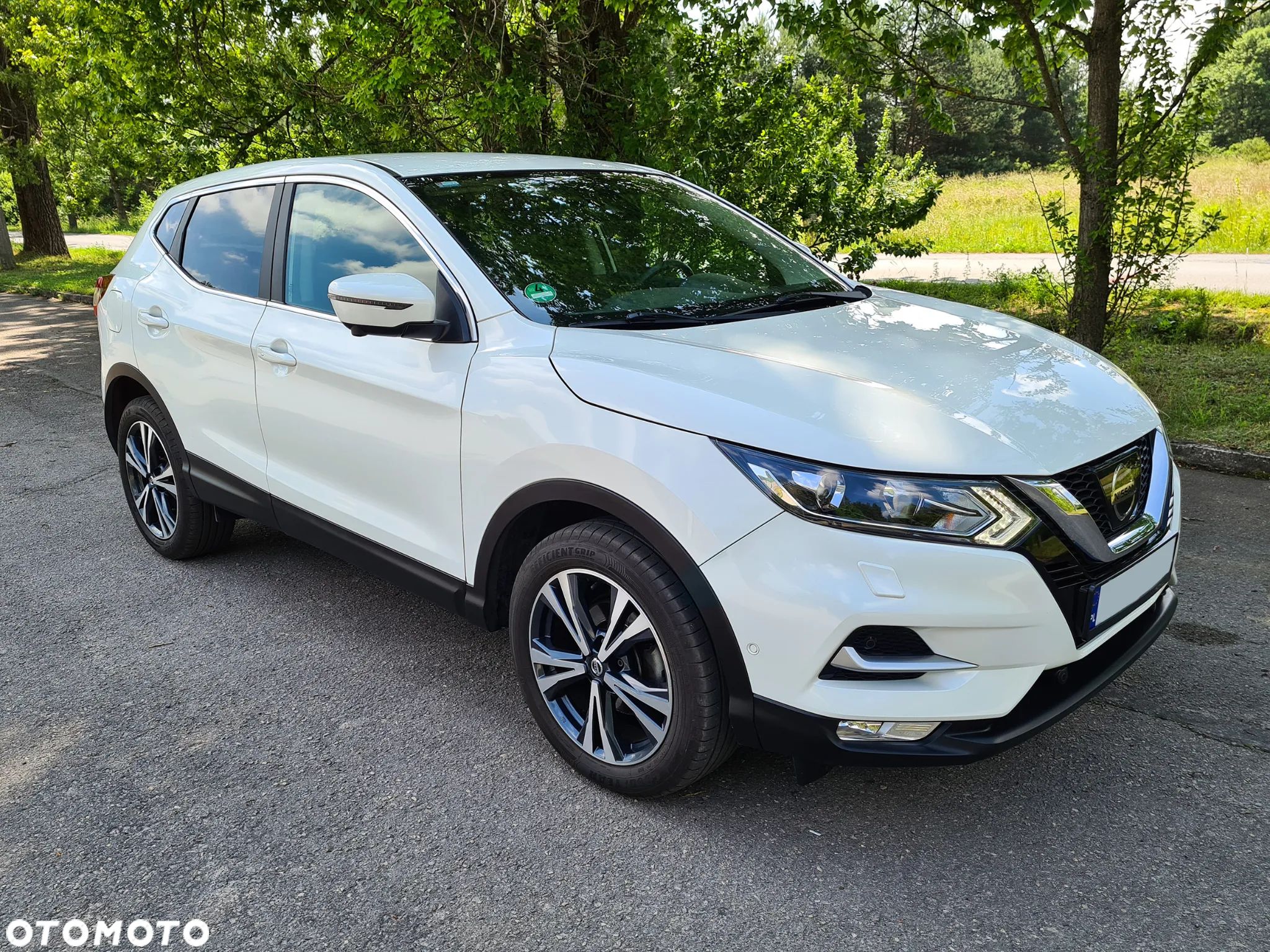 Nissan Qashqai 1.2 DIG-T N-Connecta Xtronic EU6 - 1