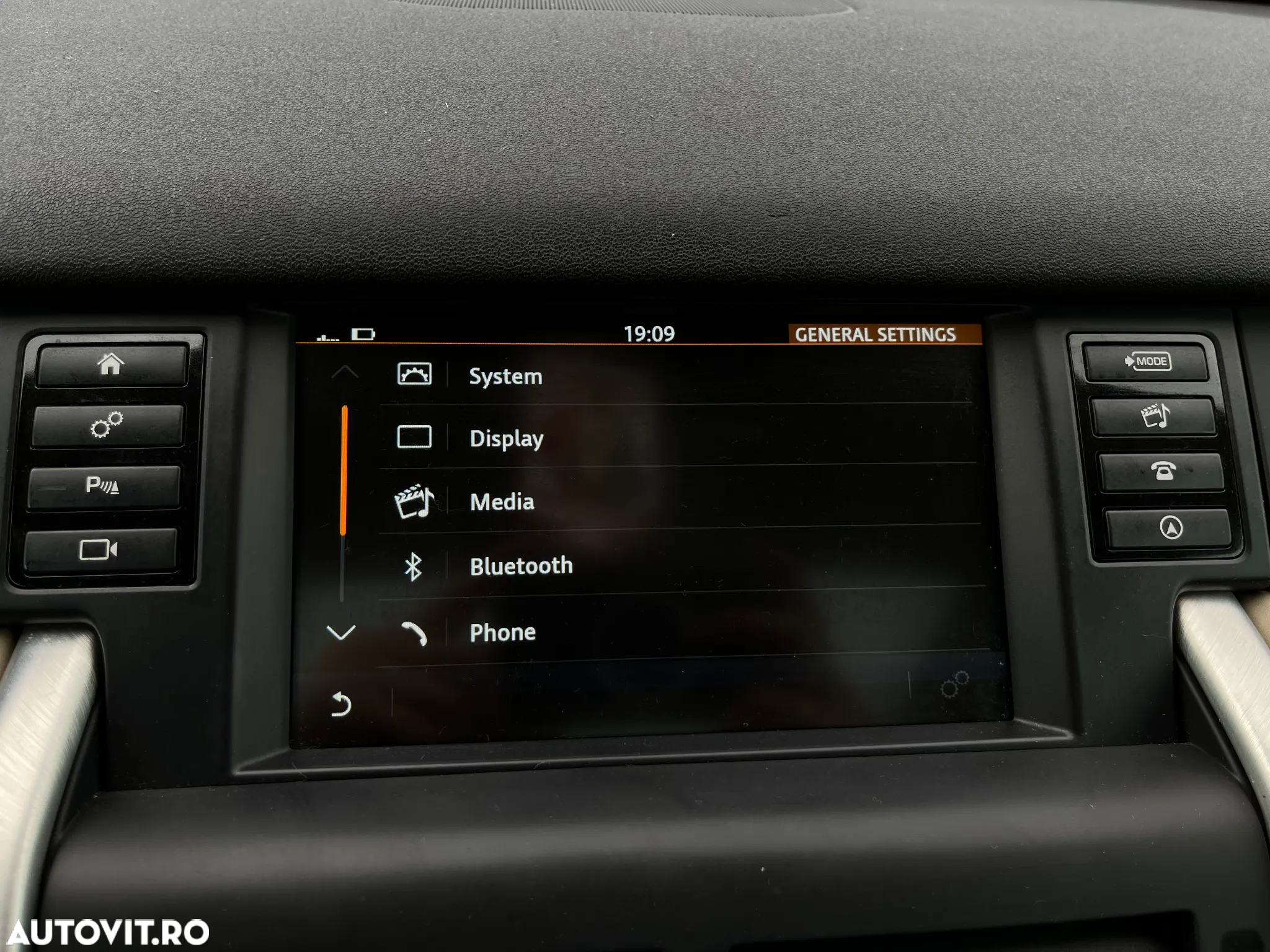 Land Rover Discovery Sport 2.0 l TD4 HSE Luxury Aut. - 27