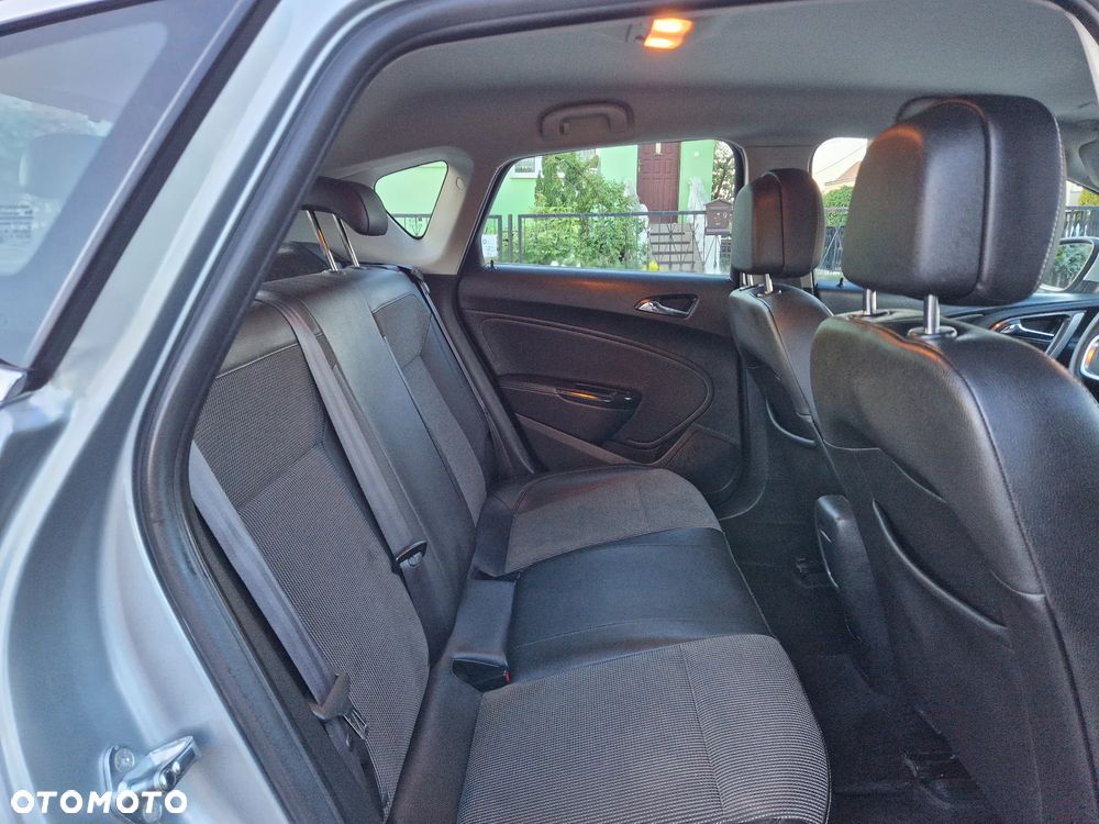 Opel Astra 1.6 CDTI Sport - 4