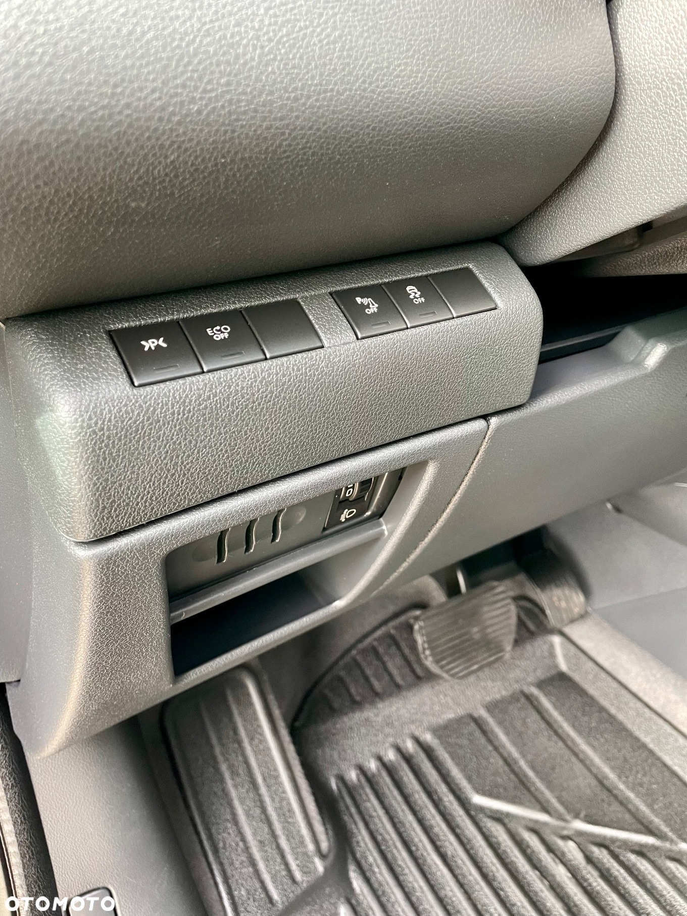 Peugeot 5008 e-HDI FAP 115 EGS6 Stop&Start Active - 29
