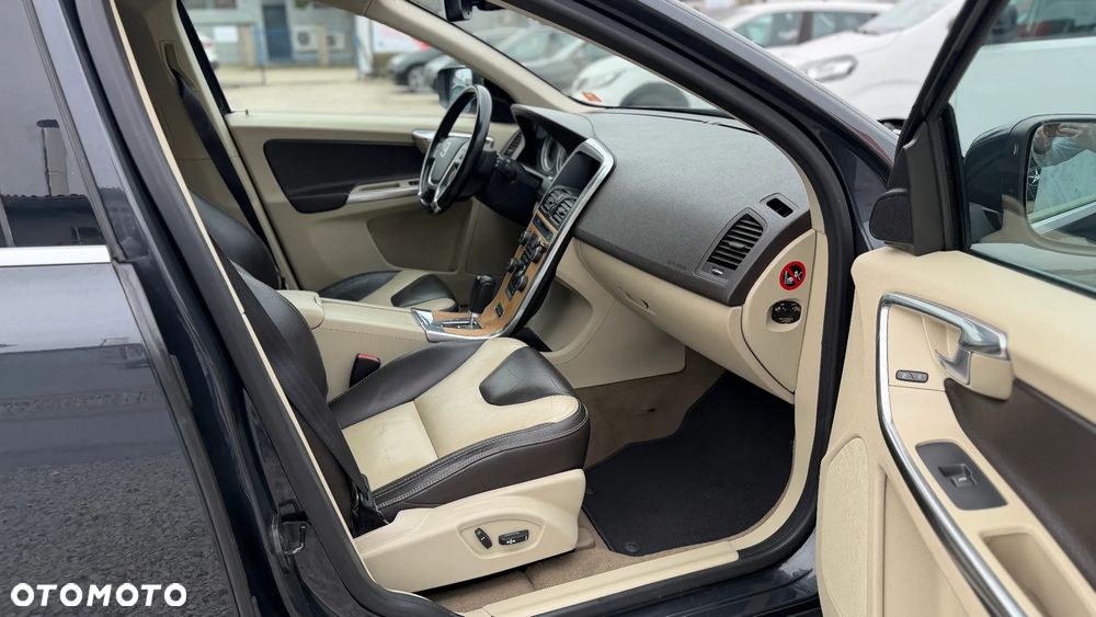 Volvo XC 60 D5 AWD Summum - 28