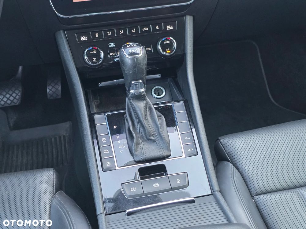 Skoda Superb 2.0 TSI 4x4 L&K DSG - 30