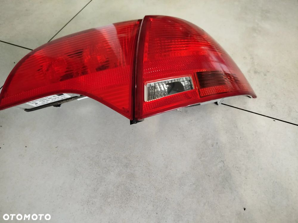 Audi A4 B7 lampa tylna prawa lub lewa - 4