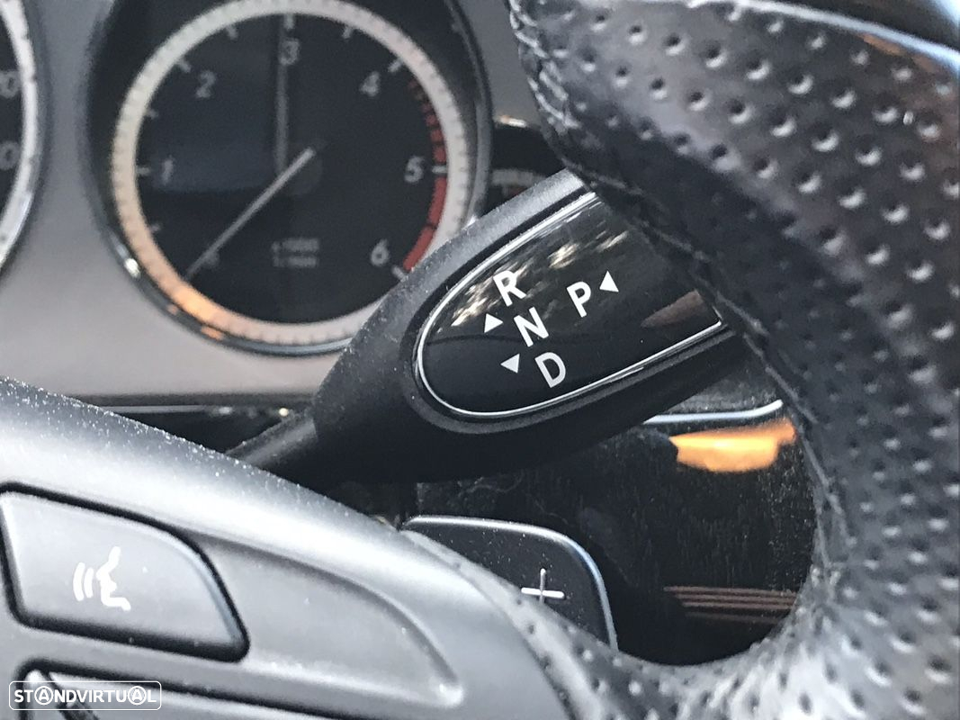 Mercedes-Benz E 300 Bluetec Hybrid Avantgarde - 4