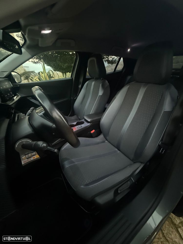 Peugeot 2008 1.2 PureTech Allure - 10