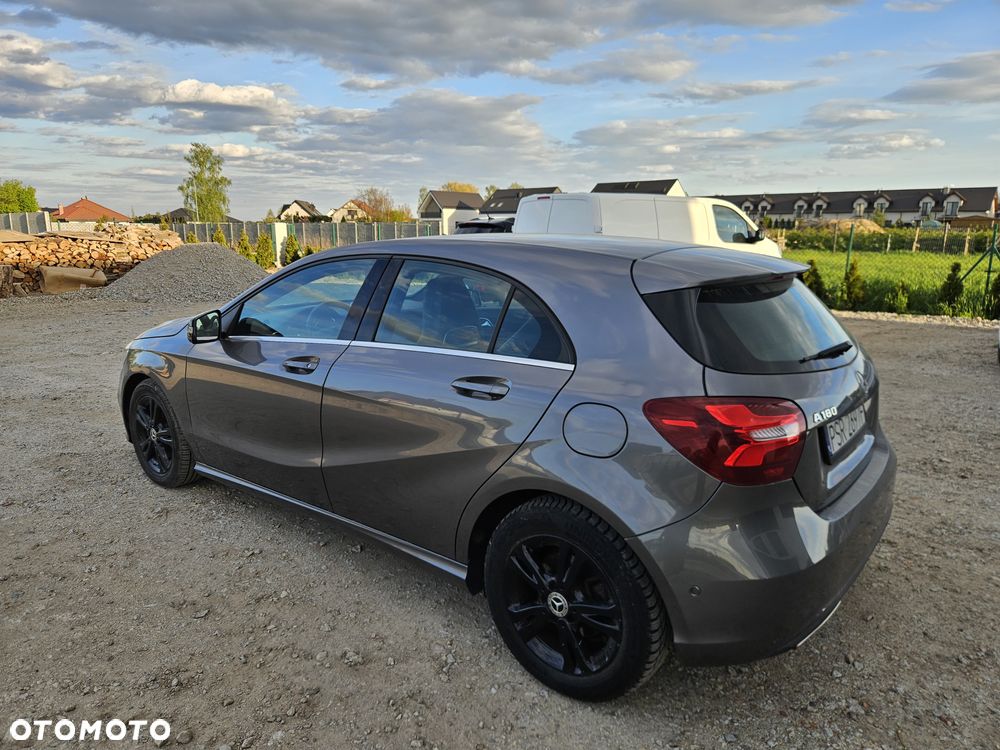 Mercedes-Benz Klasa A 180 (BlueEFFICIENCY) 7G-DCT Urban - 4