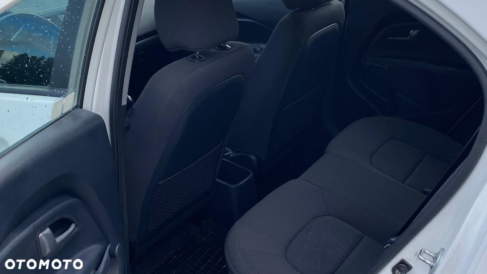 Kia Rio - 11