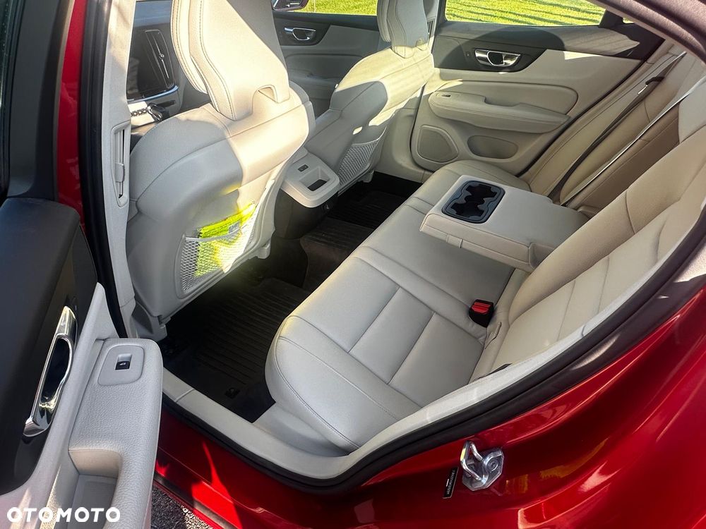 Volvo S60 T6 AWD Momentum Pro - 13