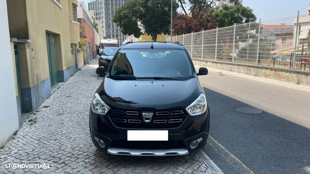 Dacia Lodgy 1.5 Blue dCi Stepway 7L - 3