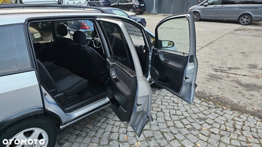 Opel Zafira - 9