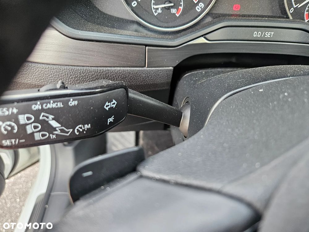 Skoda Superb 2.0 TDI DSG Sportline - 23