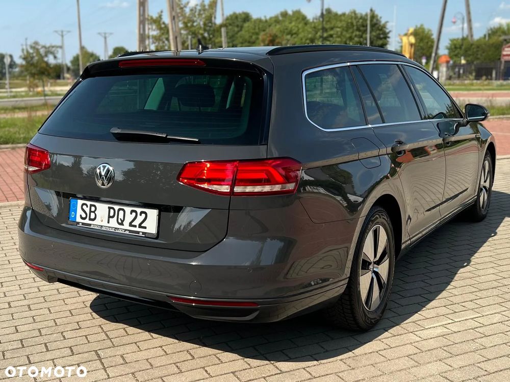 Volkswagen Passat Variant 2.0 TDI DSG (BlueMotion Technology) Comfortline - 4