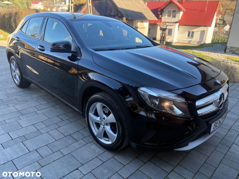 Mercedes-Benz GLA - 4