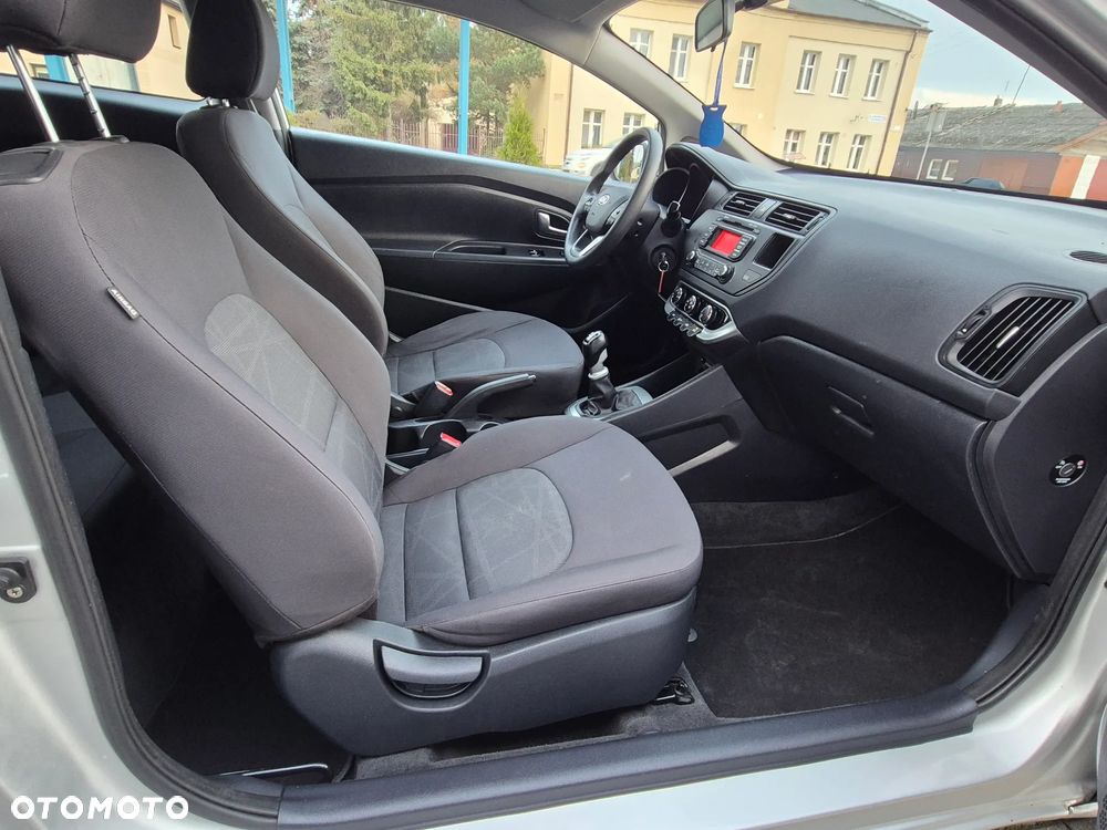 Kia Rio 1.1 CRDI Spirit - 28