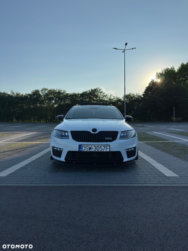 Skoda Octavia 2.0 TDI RS DSG - 2