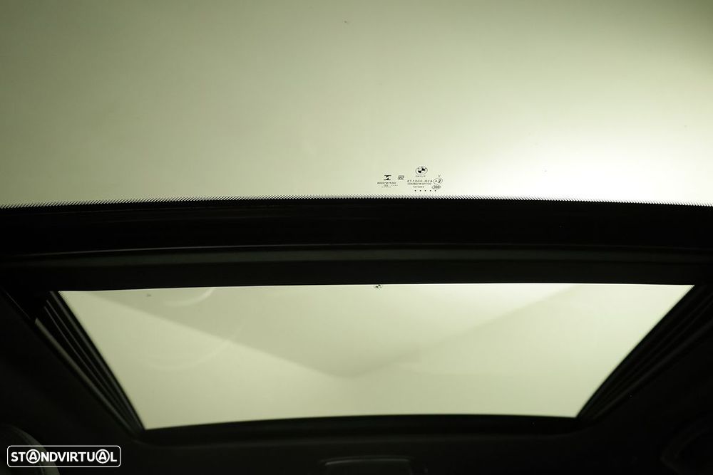 BMW 330 e Touring Pack M Auto - 25