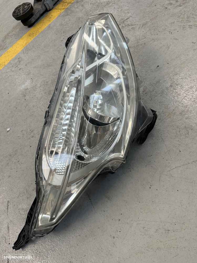 Ótica Direita Peugeot 208 I - 3