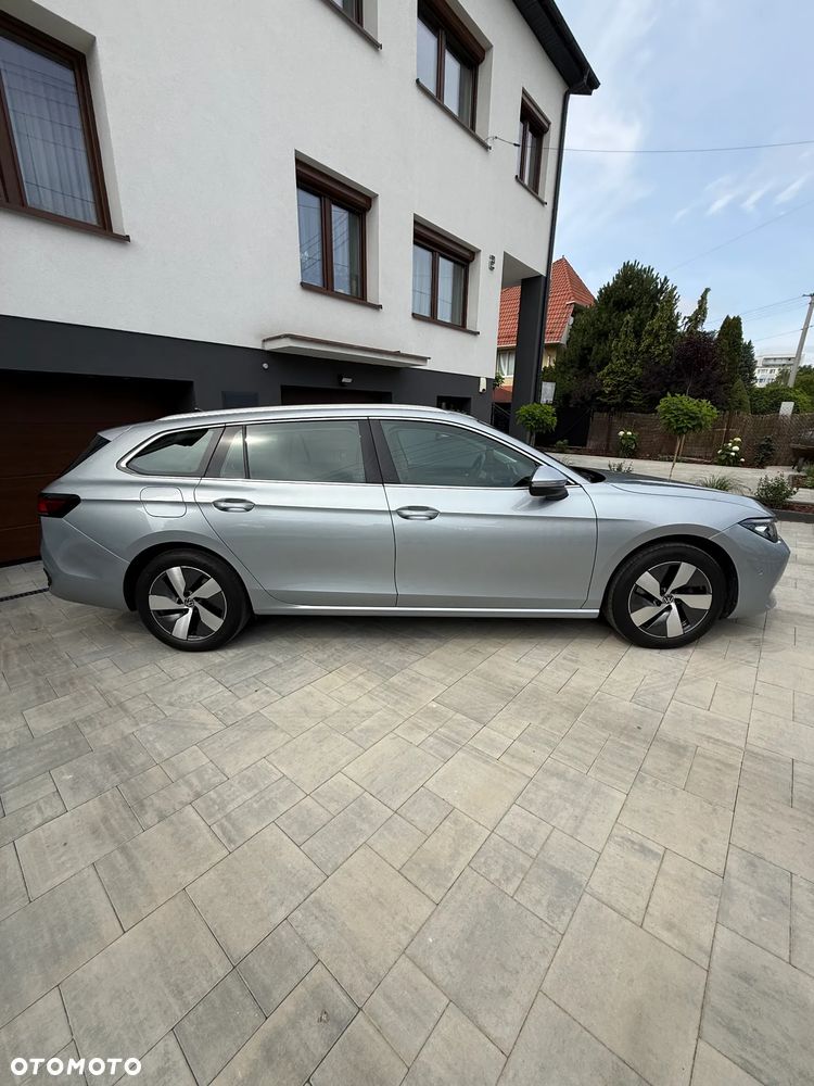 Volkswagen Passat - 17
