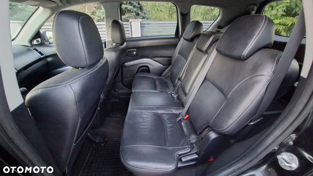 Mitsubishi Outlander - 28