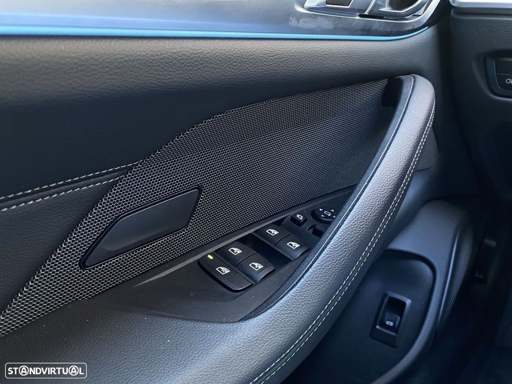BMW i4 eDrive40 Pack Desportivo M — fotografia 12
