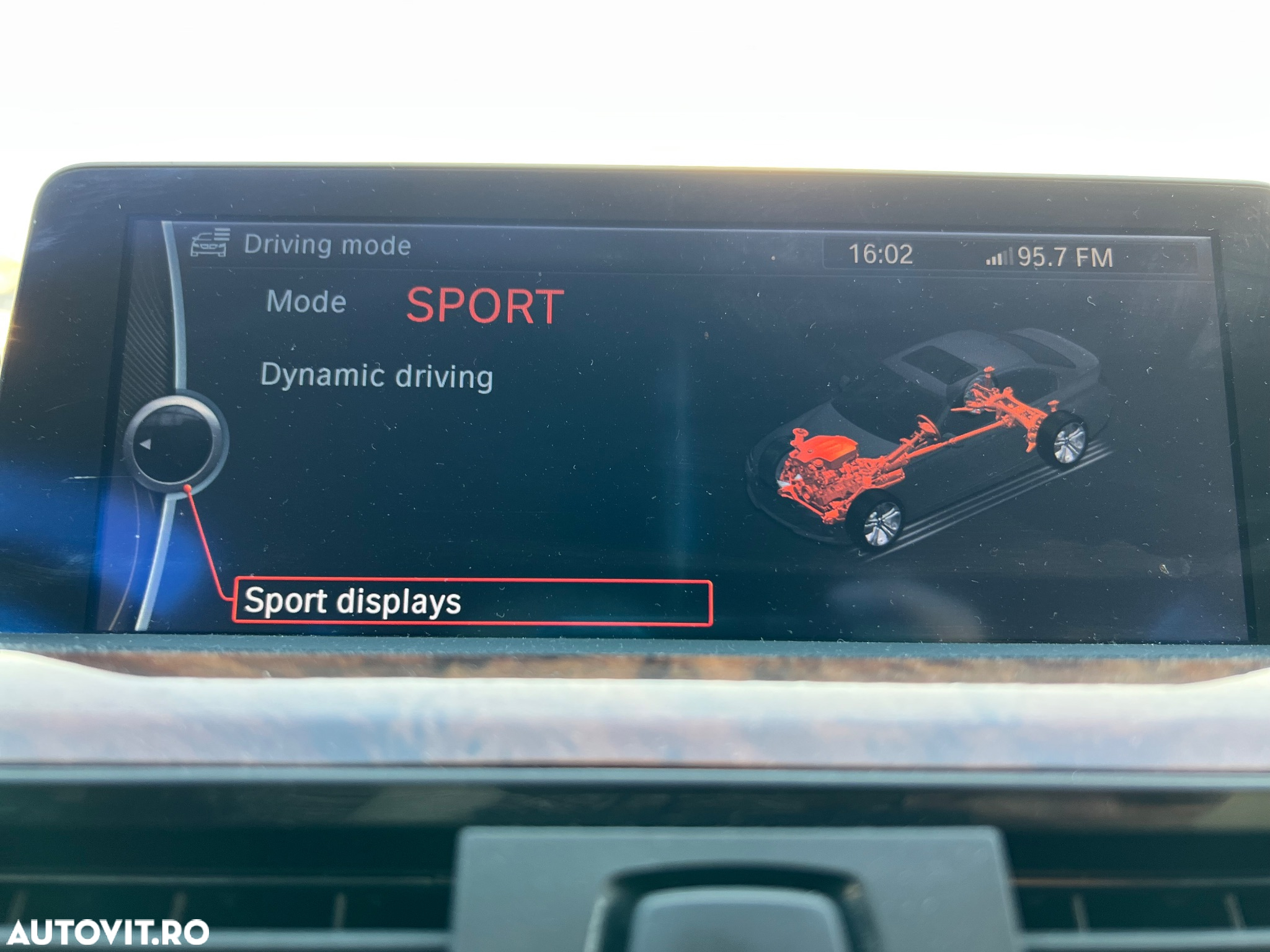 BMW Seria 3 320d Aut. Luxury Line - 38